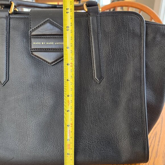 Marc Jacobs Black Cowhide Purse - Picture 6 of 9